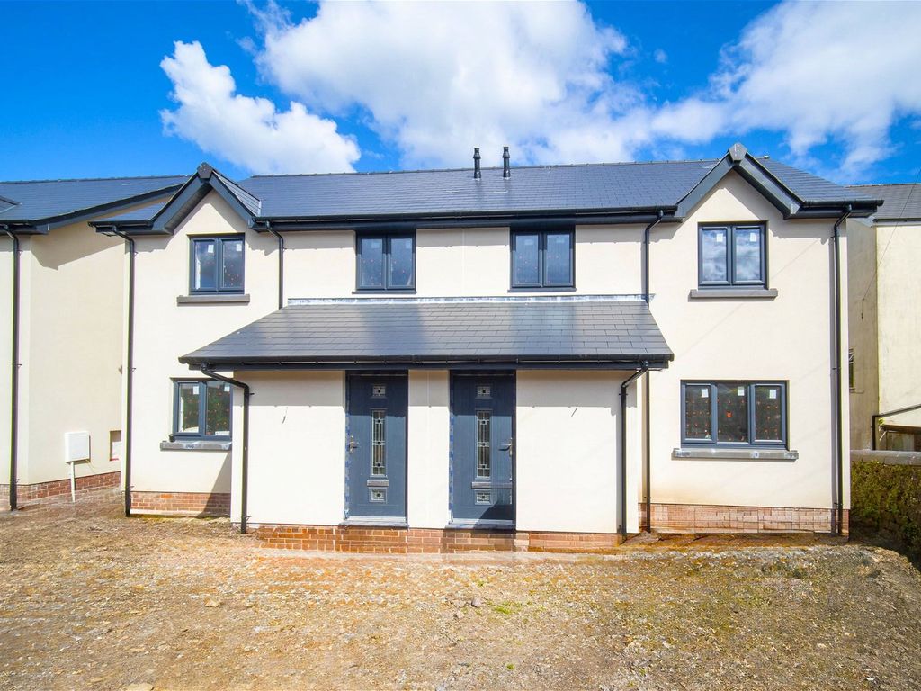 3 bed semidetached house for sale in Kingsley Place, Senghenydd