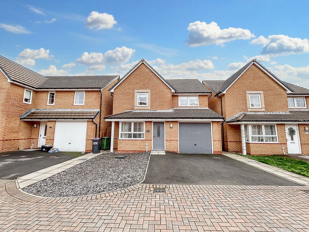 3 bed detached house for sale in James Prosser Way, Llantarnam NP44, £