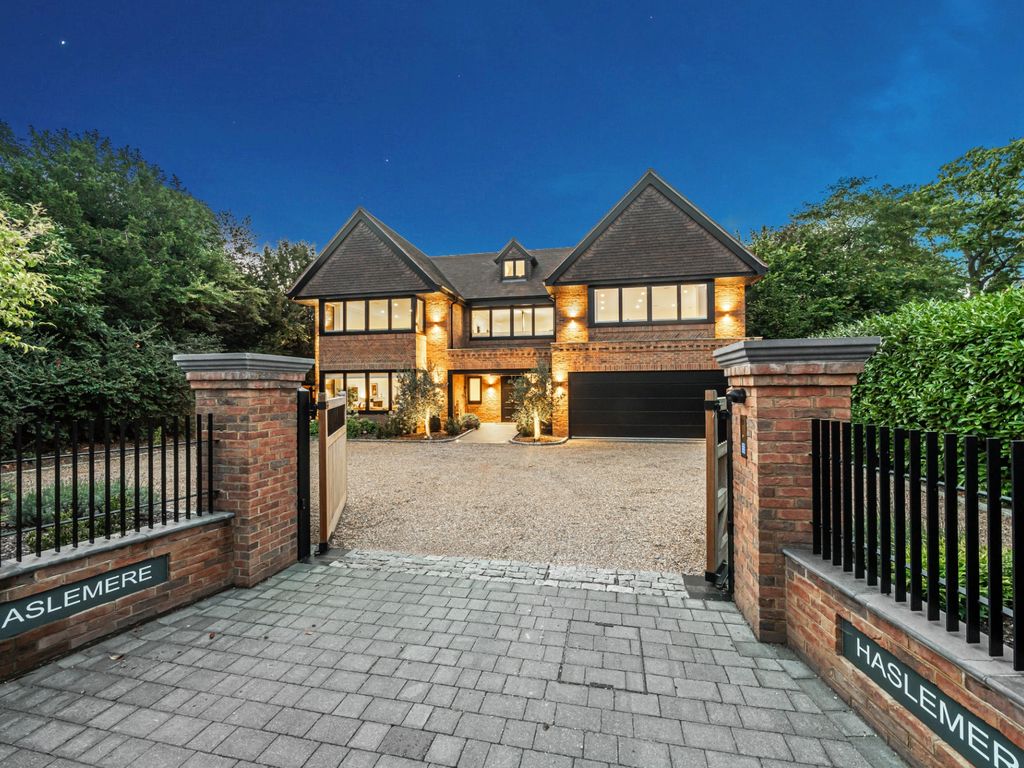 6 bed detached house for sale in Oakcroft Road, Pyrford, Woking KT14, £