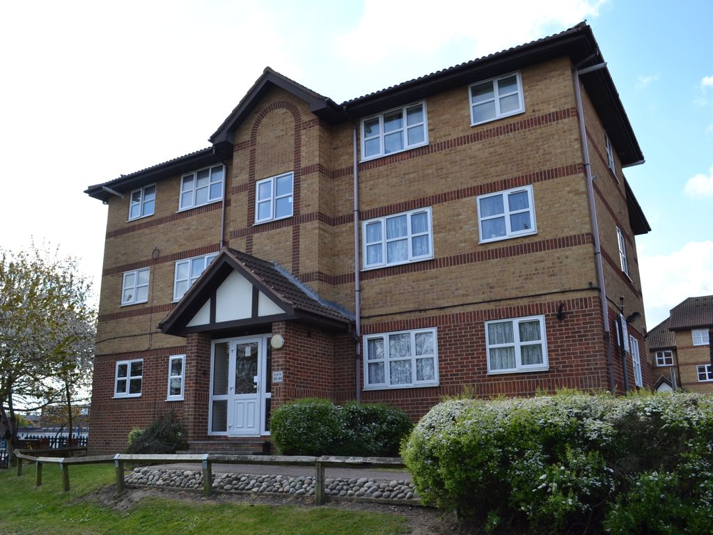 1 bed flat to rent in Thames Gate, St. Edmunds Road, Dartford, Kent DA1