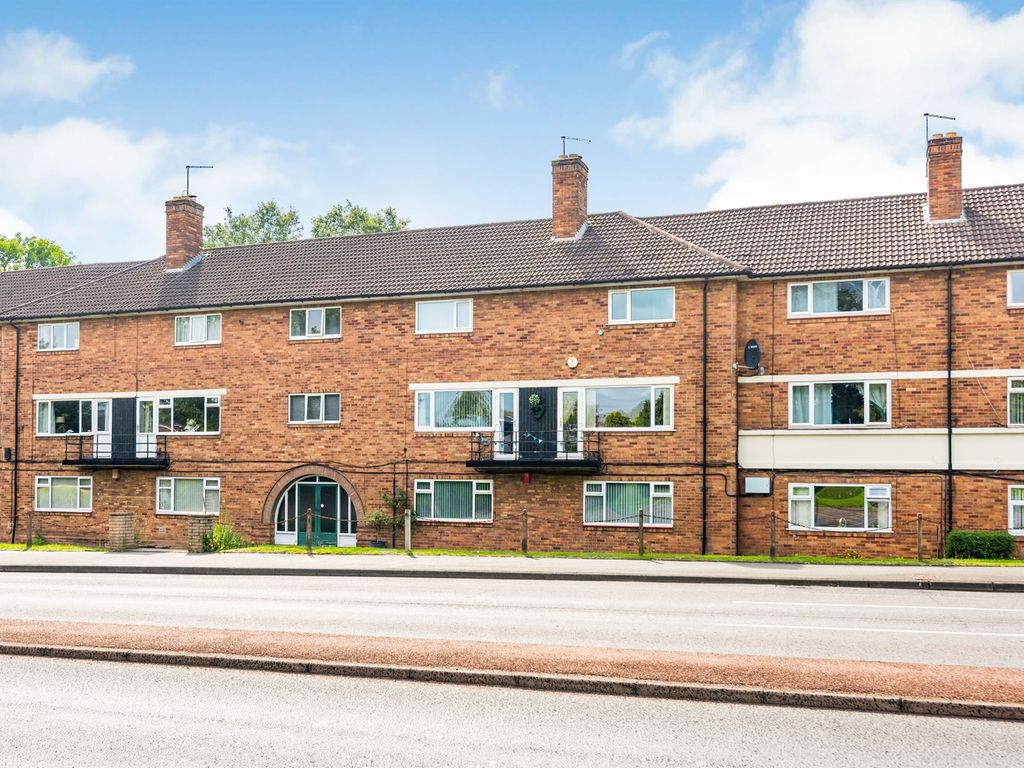 3 bed flat for sale in Eachelhurst Road, Sutton Coldfield B76, £190,000