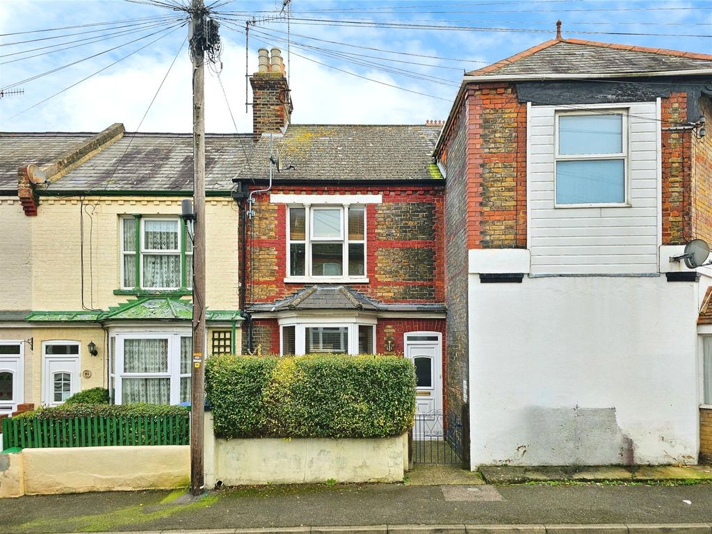 2 bed end terrace house for sale in Winstanley Crescent, Ramsgate, Kent