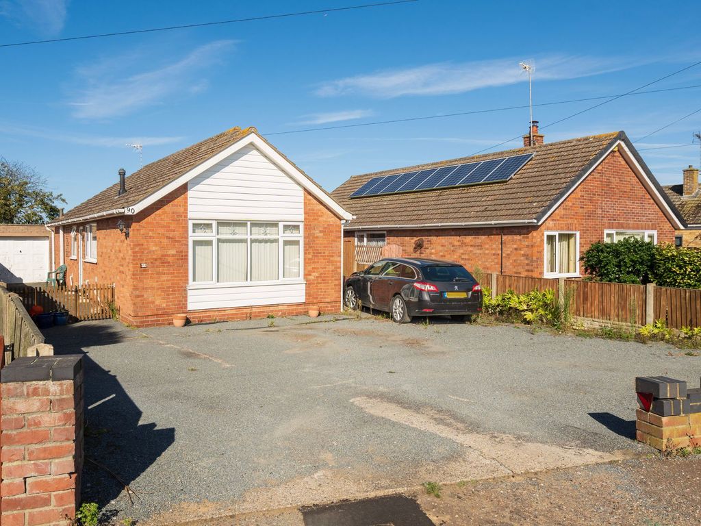 4 bed detached bungalow for sale in Winifred Way, CaisterOnSea NR30