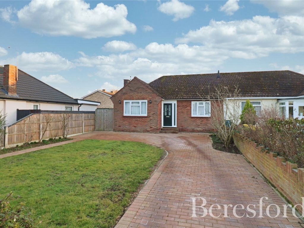 2 bed bungalow for sale in Ongar Road, Writtle CM1 Zoopla