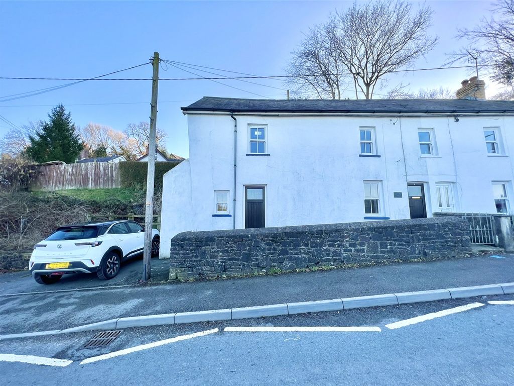 3 bed end terrace house for sale in Glaziers Row, Castell Newydd Emlyn