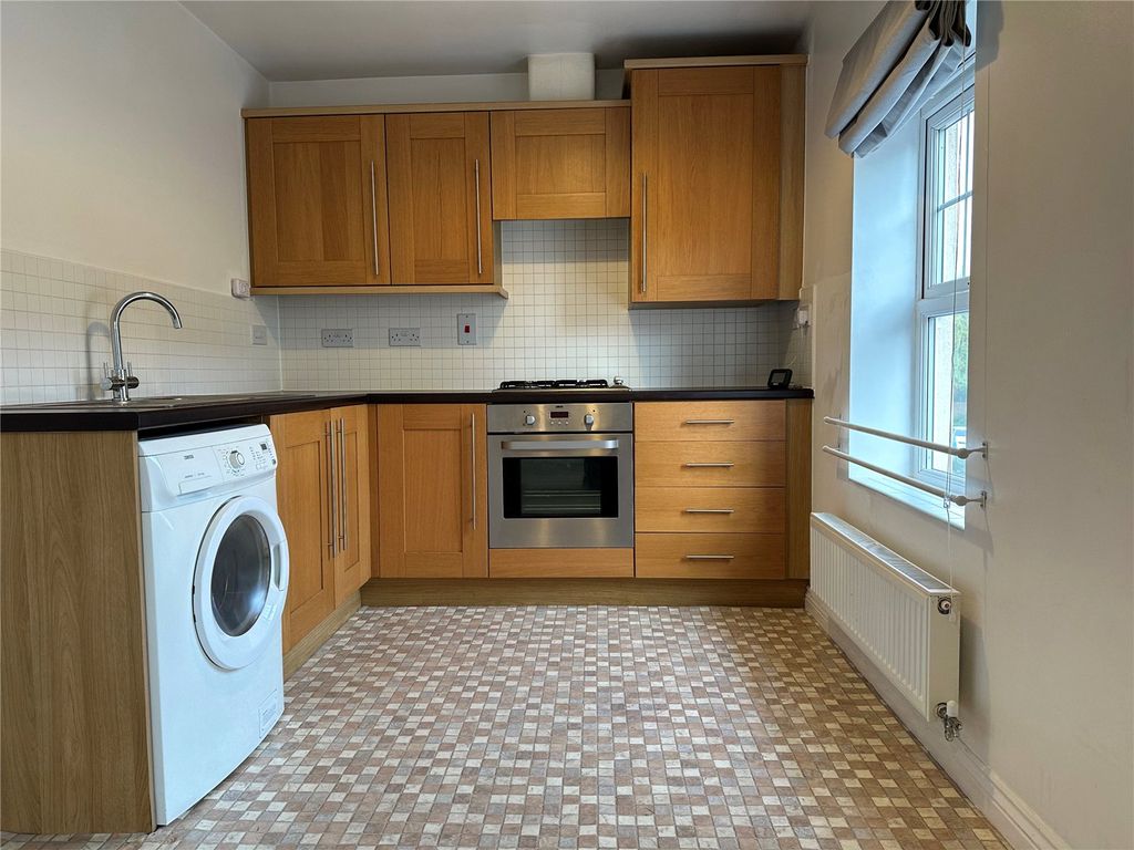 1 bed flat to rent in The Nettlefolds, Hadley, Telford, Shropshire TF1, £725 pcm Zoopla