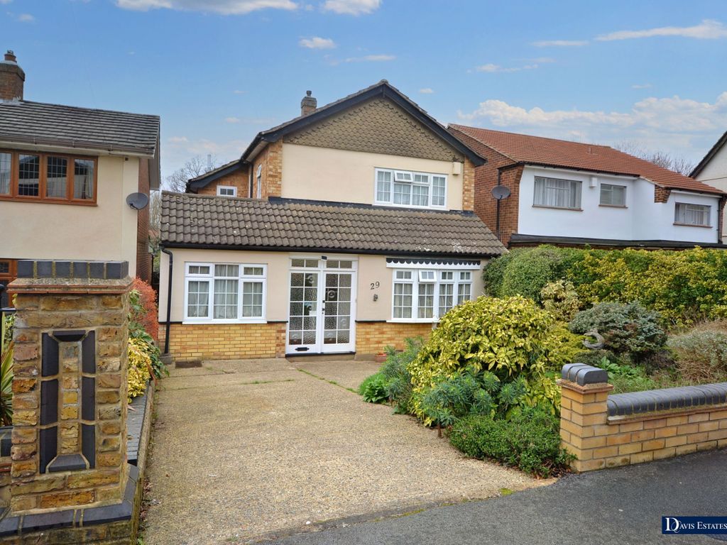 4 bed detached house for sale in Fanshawe Crescent, Hornchurch RM11