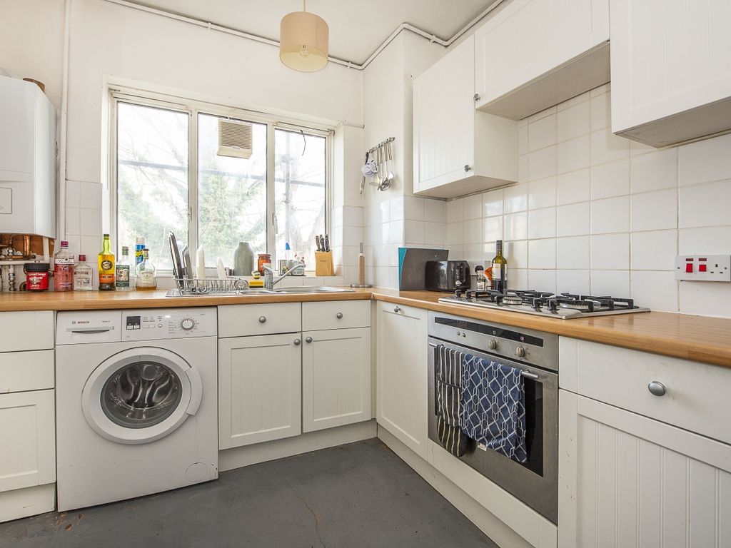 2 bed flat to rent in Lambourn Road, London SW4, £1,900 pcm Zoopla