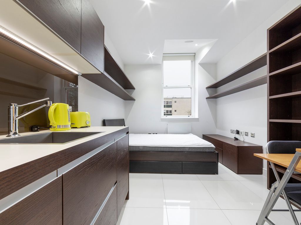Studio to rent in Albany House, 41 Judd Street, London WC1H, £1,750 pcm