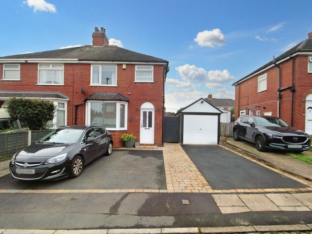 3 bed semidetached house for sale in Cedar Grove, Blurton, StokeOn