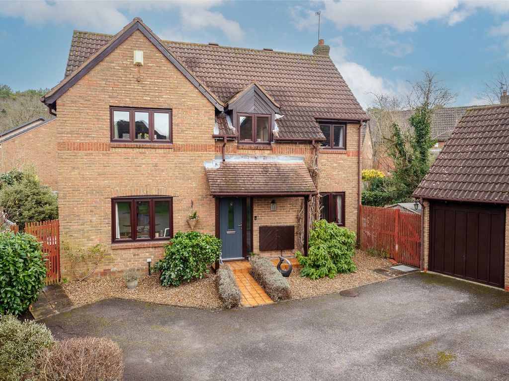 4 bed detached house for sale in Greenfield Way, Crowthorne, Berkshire