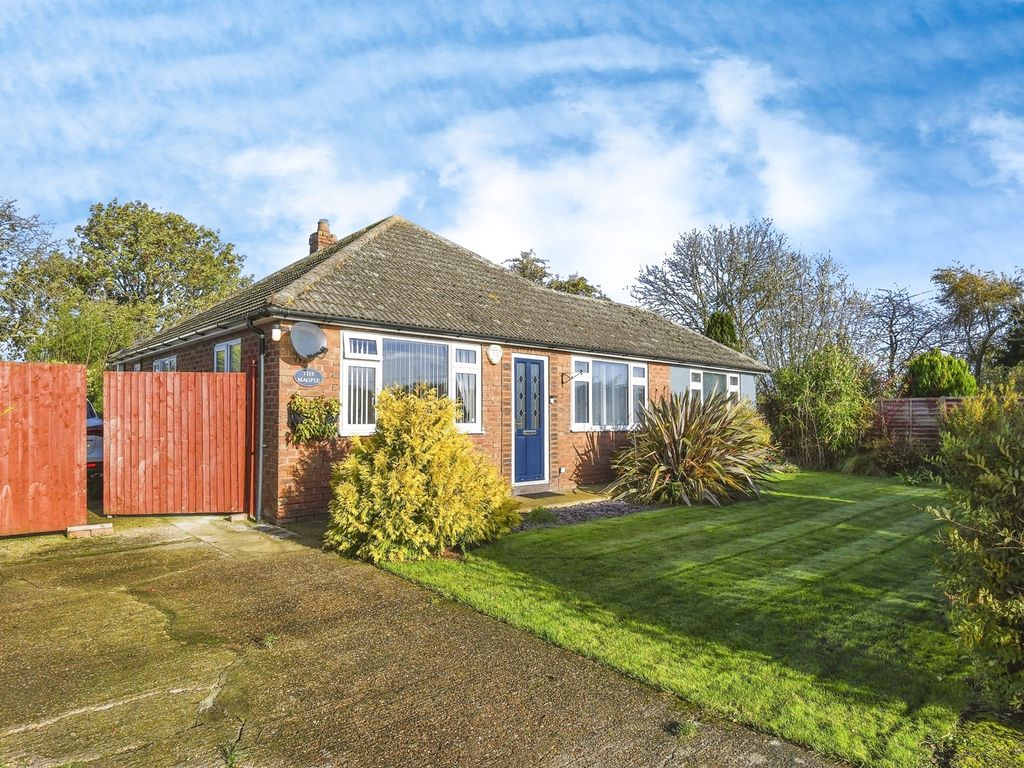 3 bed detached bungalow for sale in Middlemarsh Road, Burgh Le Marsh