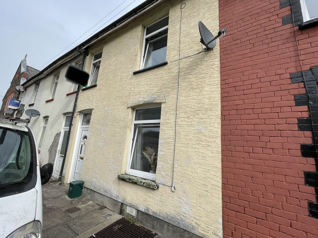 3 bed property for sale in Cliff Terrace, Treforest, Pontypridd CF37, £140,000 Zoopla