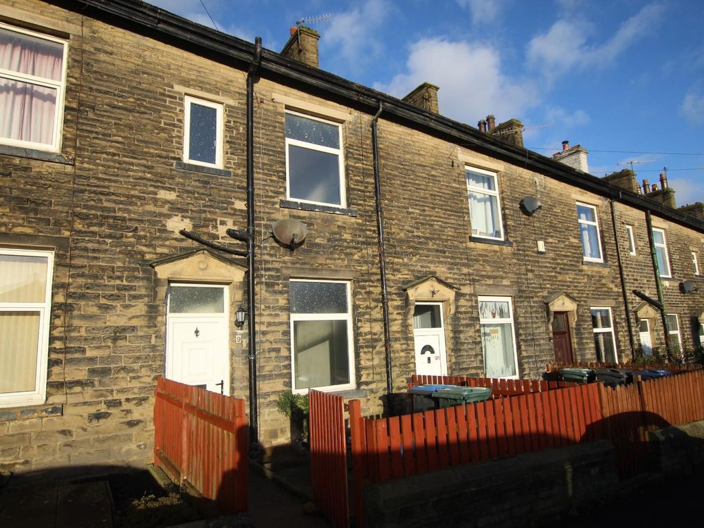 4 bed terraced house to rent in Parkside Terrace, Cullingworth