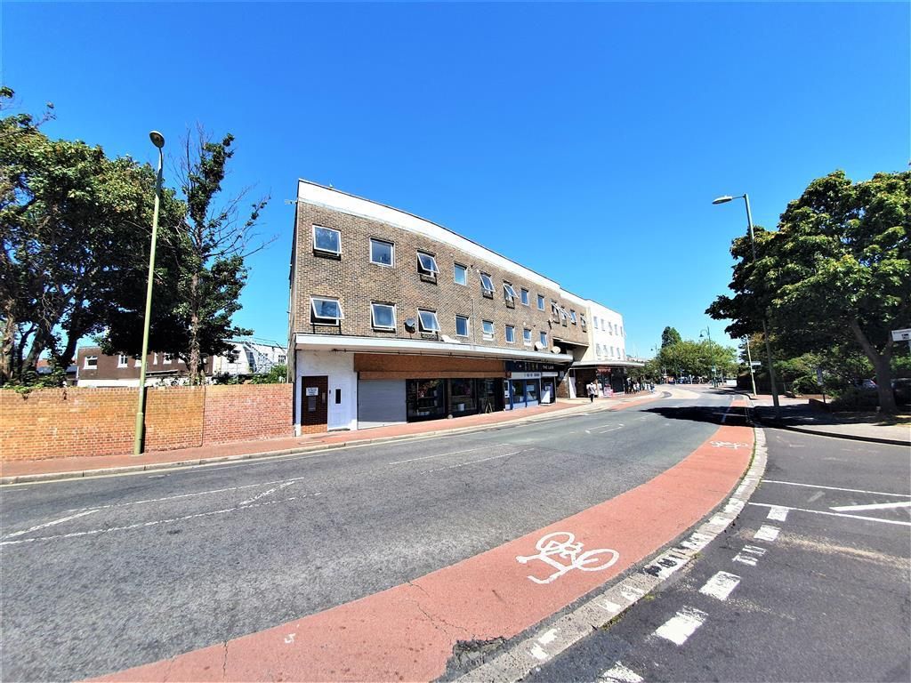 3 bed flat to rent in South Street, Gosport PO12, £950 pcm Zoopla