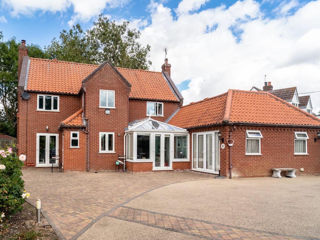 3 bed detached house for sale in Tanns Lane, North Lopham, Diss IP22