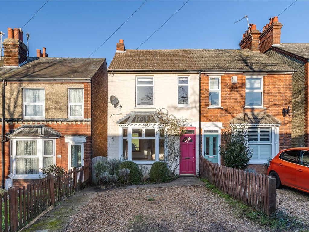 3 bed semidetached house for sale in Kershaws Hill, Hitchin