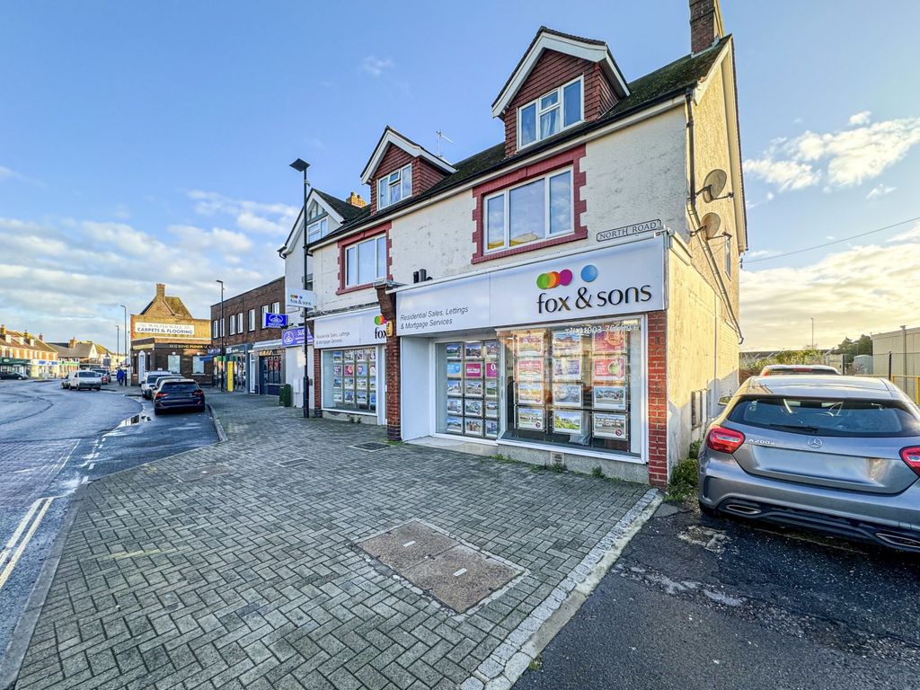 1 bed flat to rent in North Road, Lancing BN15, £800 pcm Zoopla