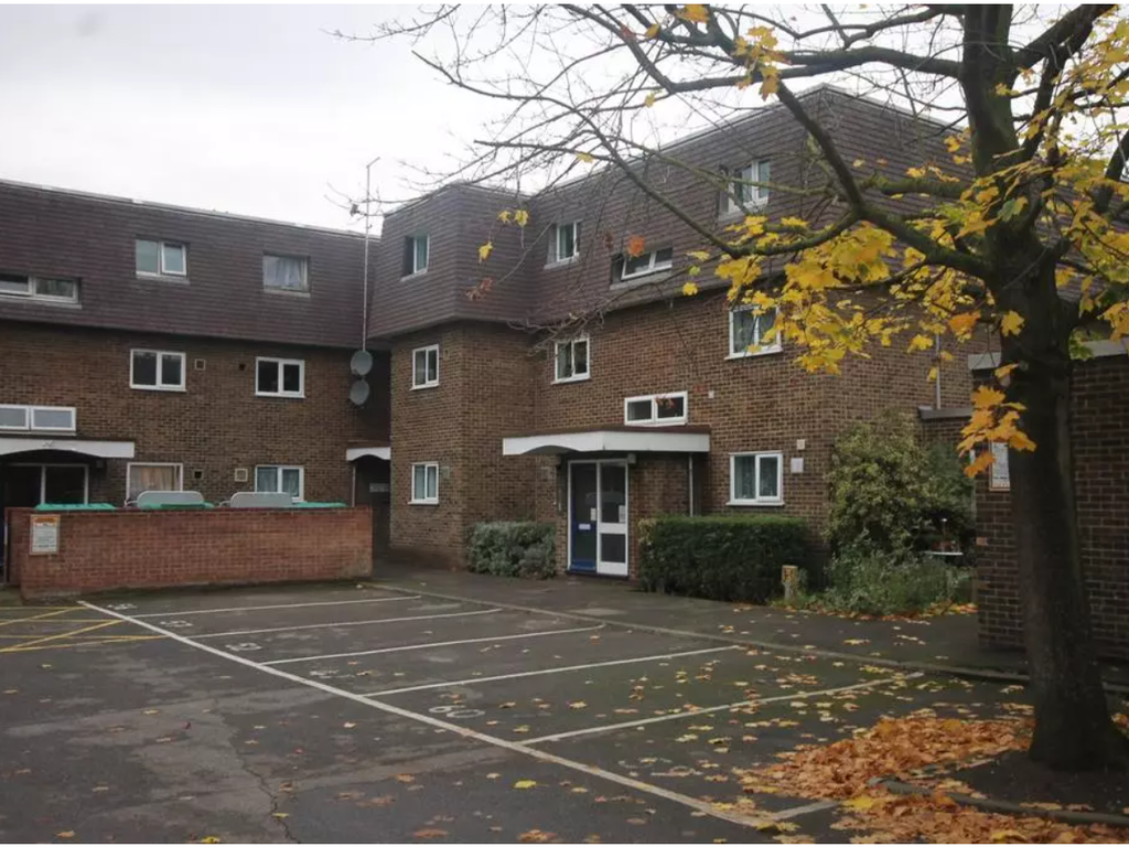 Studio for sale in Bays Farm Court, 480 Bath Road, West Drayton UB7, £