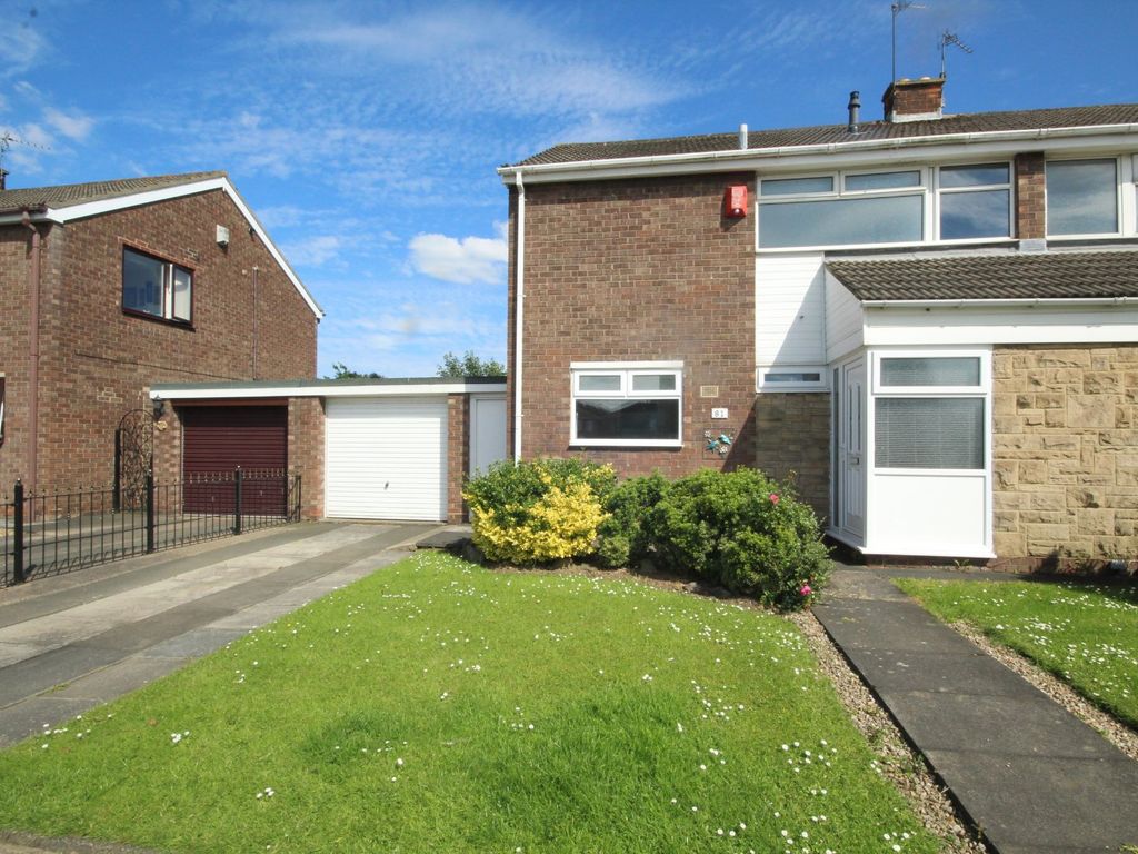 3 bed semidetached house for sale in Glendale Road, Middlesbrough