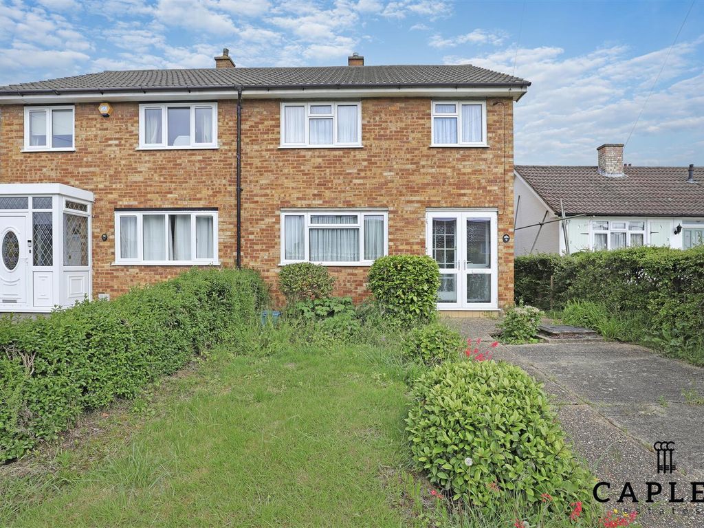 3 bed semidetached house for sale in Fairview Drive, Chigwell IG7, £