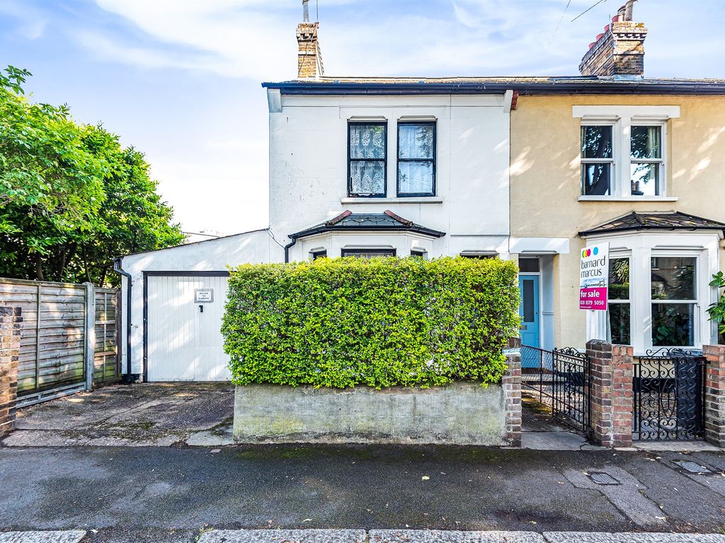 3 bed end terrace house for sale in Avenue Road, Brentford TW8 Zoopla