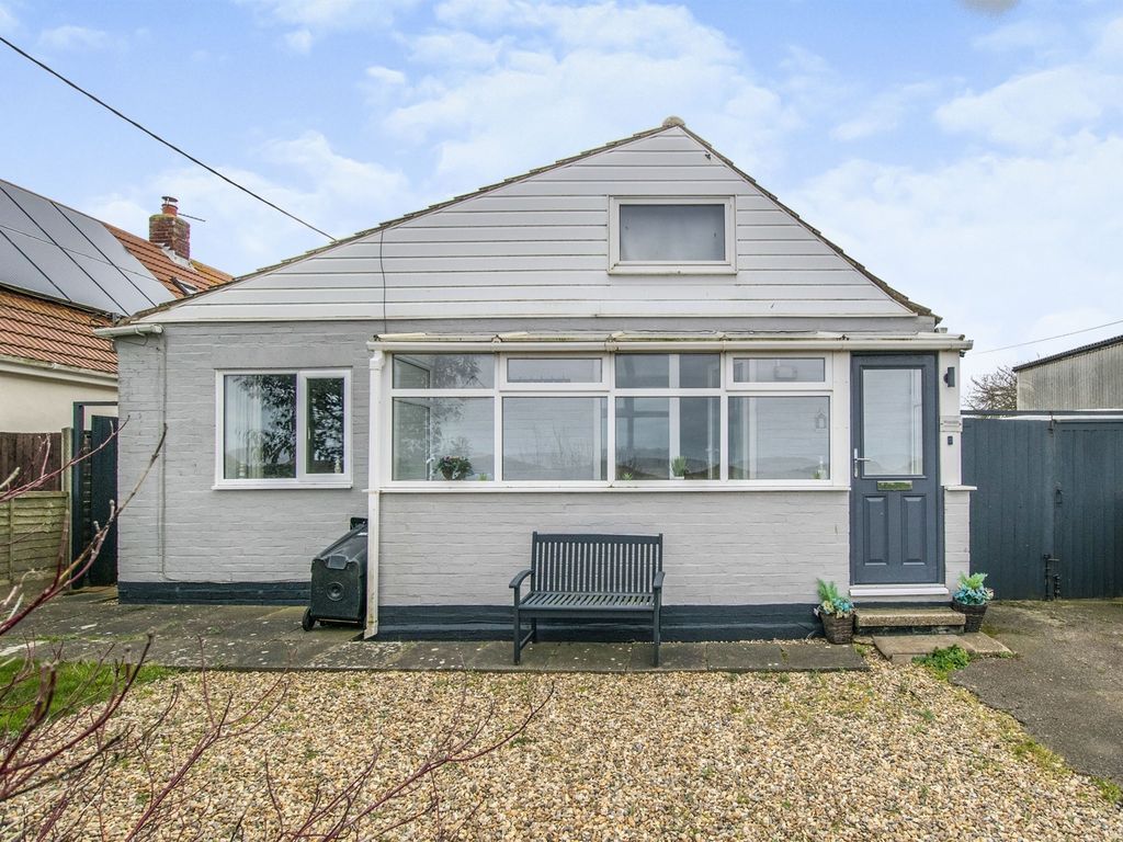 2 bed detached bungalow for sale in Waxham Road, Sea Palling, Norwich