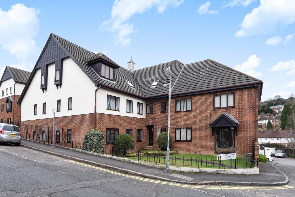 1 bed flat to rent in High Buckinghamshire HP13, £950 pcm Zoopla