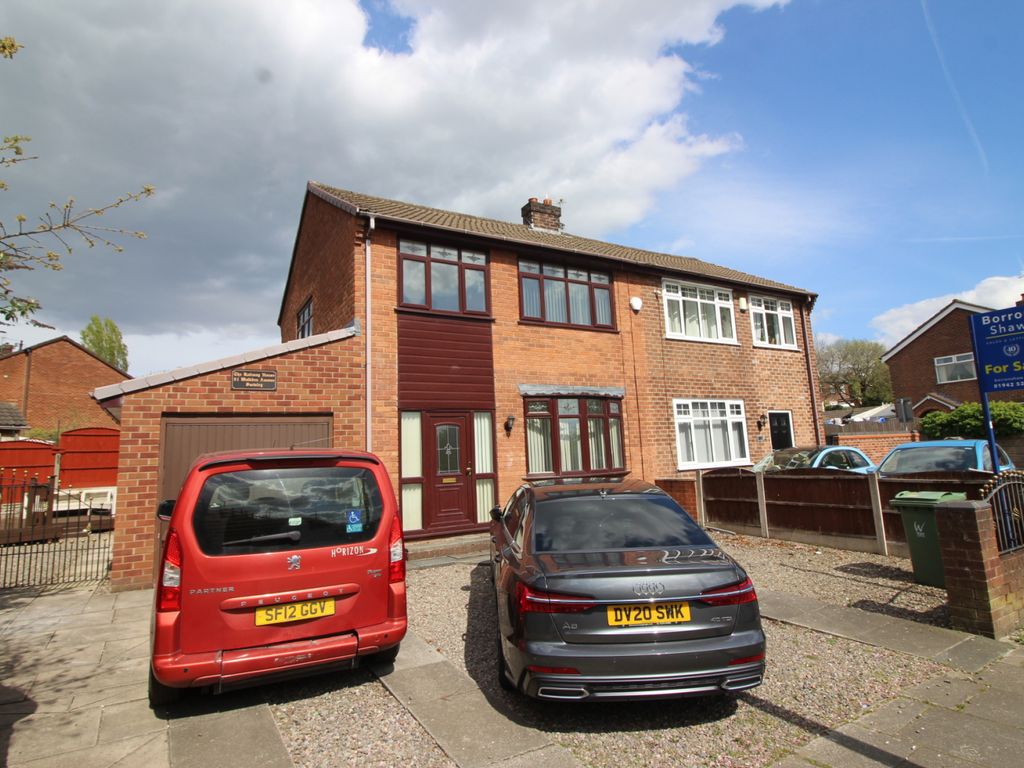 3 bed semidetached house for sale in Walkden Avenue, Swinley, Wigan