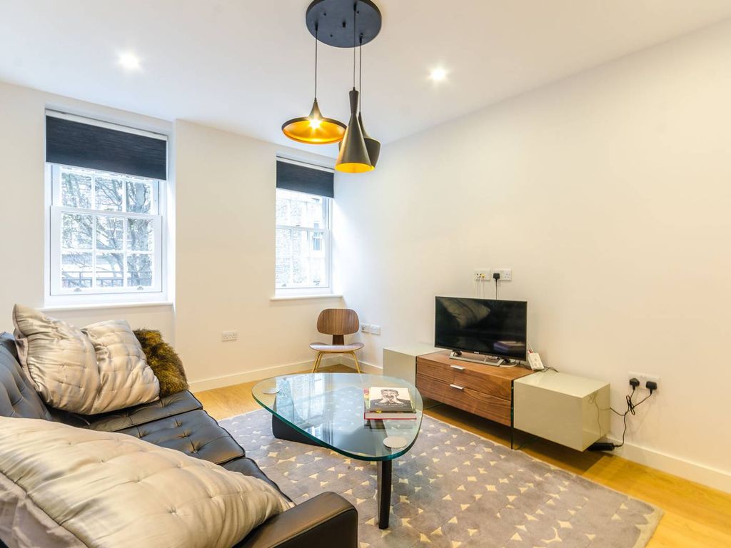 2 bed flat to rent in Betterton Street, Covent Garden, London WC2H, £