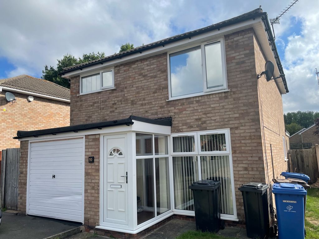 3 bed semidetached house to rent in Hains Close, Sinfin, Derby DE24