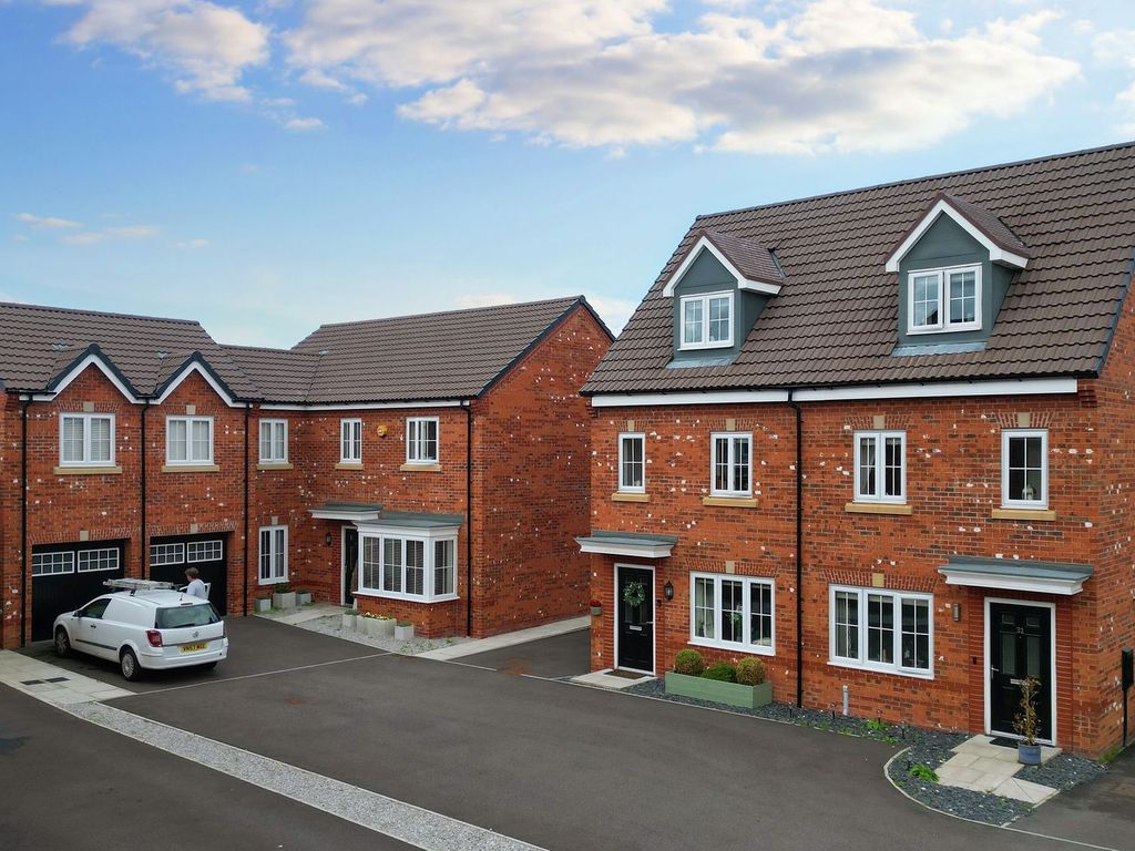 3 bed semidetached house for sale in Lakenheath Crescent, Great Sankey