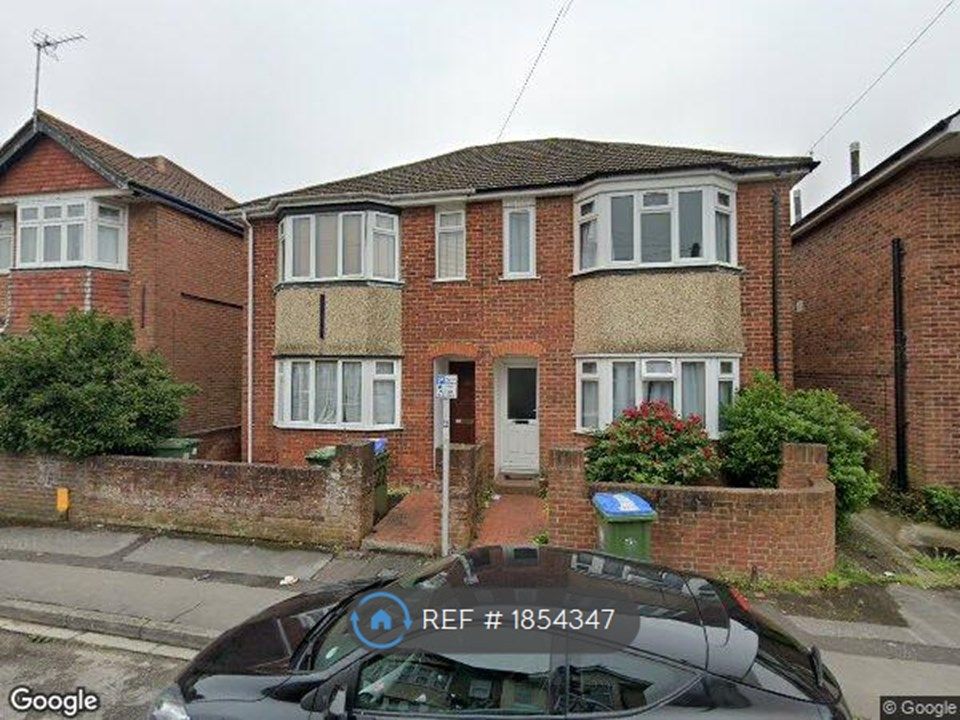 Room to rent in Coventry Road, Southampton SO15, £575 pcm Zoopla