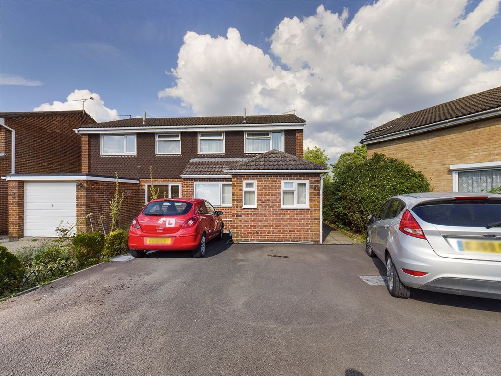 3 bed semidetached house for sale in Ashcroft Close, Matson