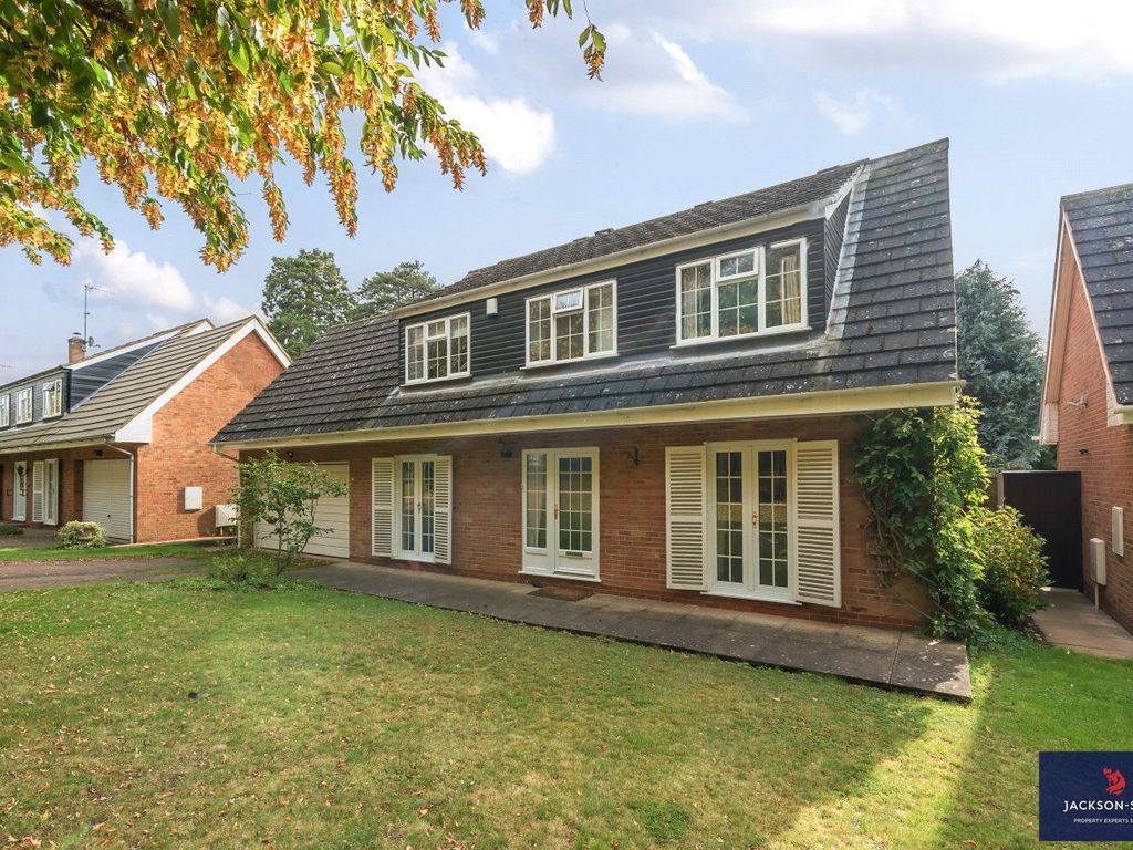 4 bed detached house for sale in Holly Walk, Finedon, Wellingborough