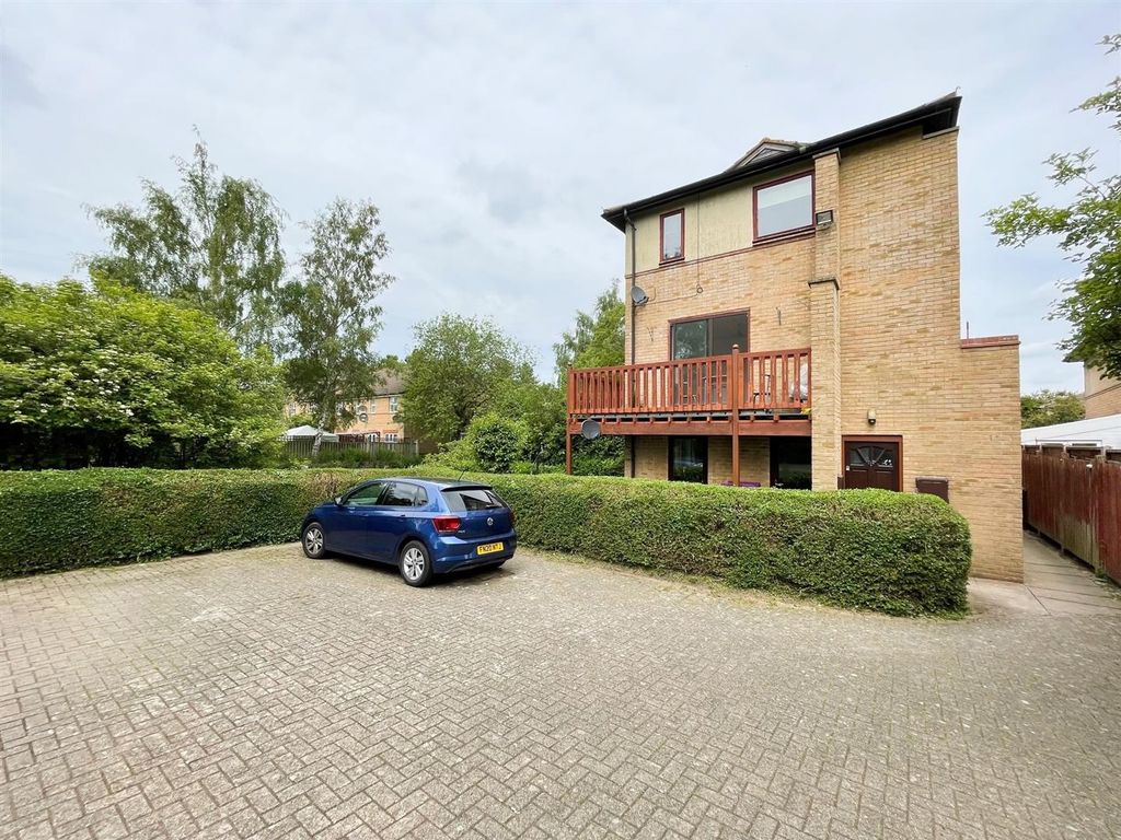 2 bed to rent in Pickering Drive, Emerson Valley, Milton