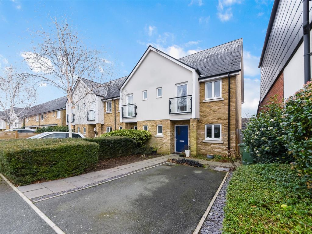 2 bed end terrace house for sale in Parkview Way, Epsom KT19, £500,000