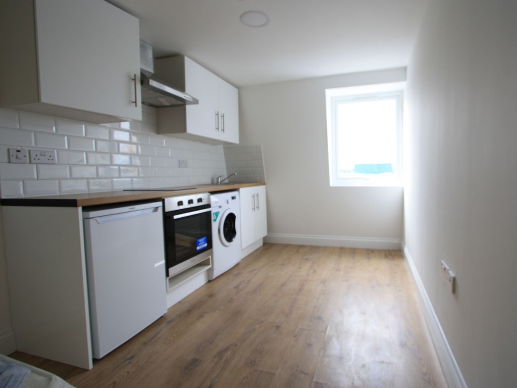 Studio to rent in Walworth Place, Walworth SE17, £1,100 pcm Zoopla