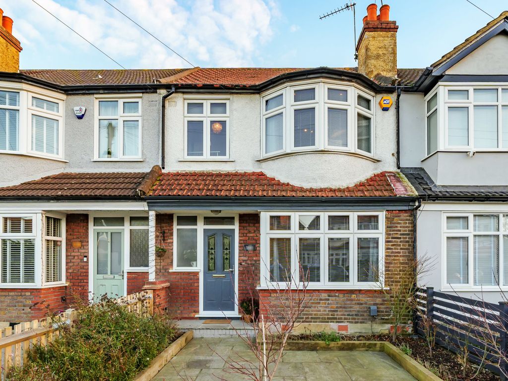 3 bed terraced house for sale in Red Lion Road, Surbiton KT6, £579,950