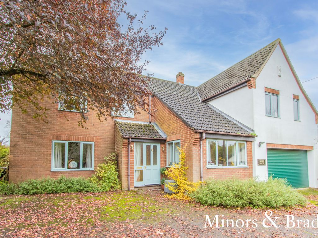 5 bed detached house for sale in West End, Saxlingham Thorpe, Norwich