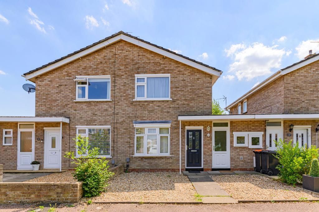 2 bed semidetached house for sale in Ivel Close, Bedford MK41, £
