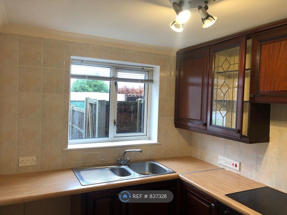 2 bed flat to rent in Lansdowne Av, Chesterfield S41 Zoopla