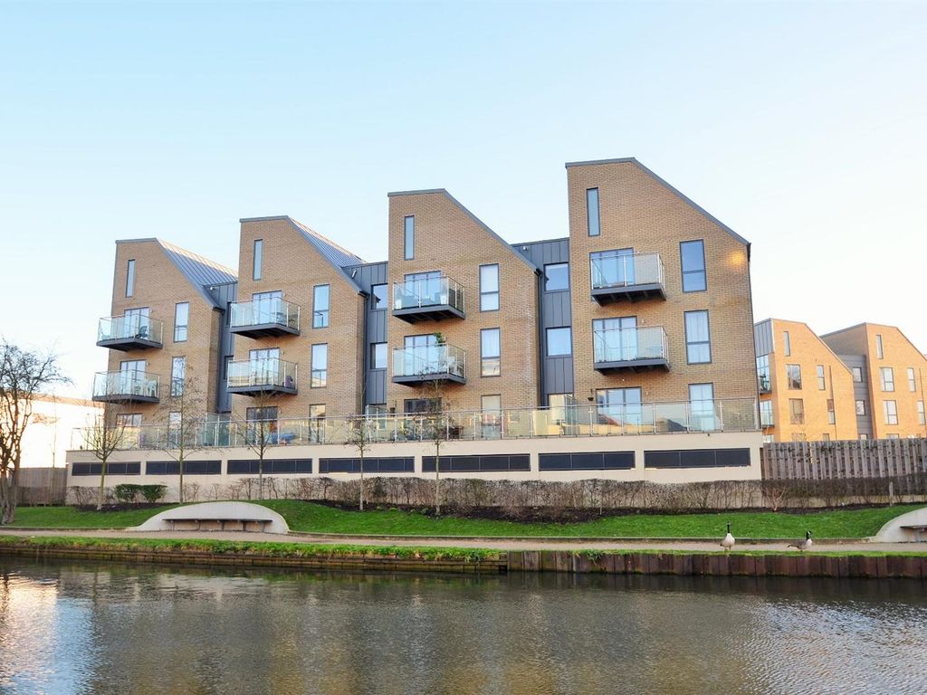 2 bed flat to rent in Kiln Lodge, Trout Road, West Drayton UB7 Zoopla