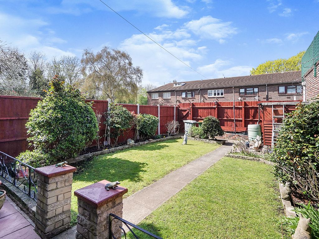 4 bed semidetached house for sale in Renfrew Close, London E6 Zoopla
