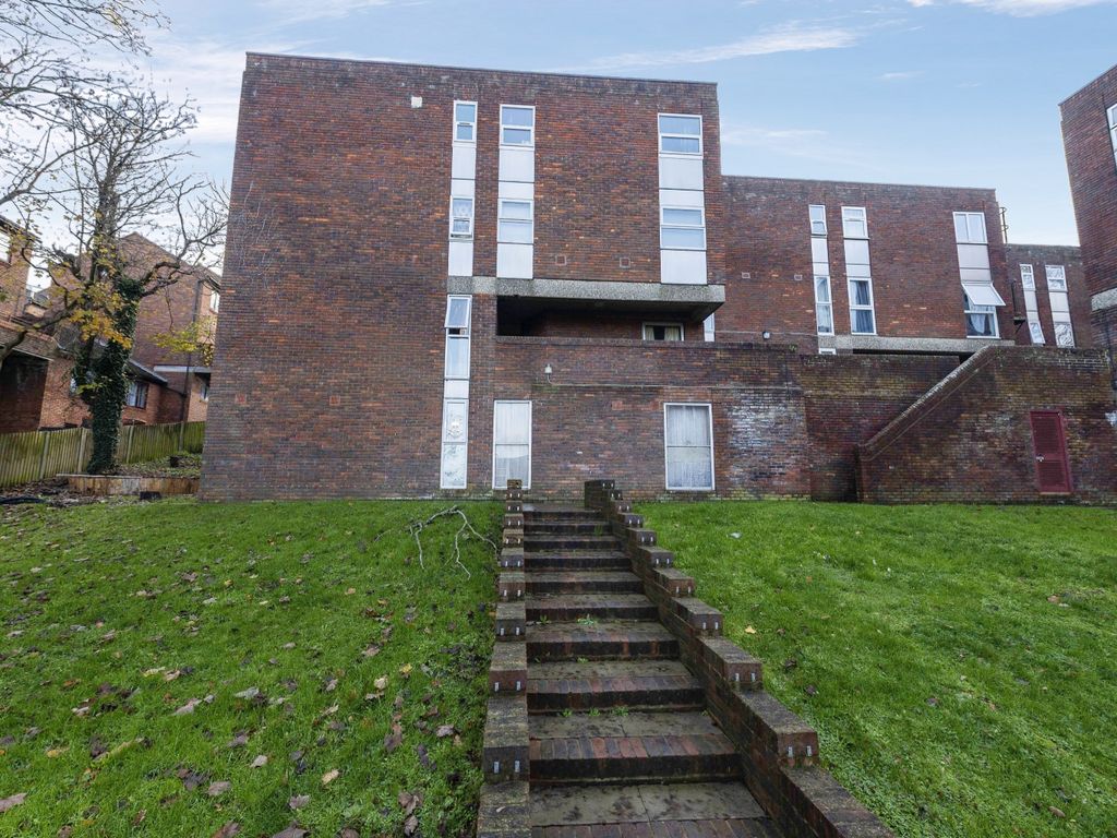 Startpoint Downs Road Luton LU1