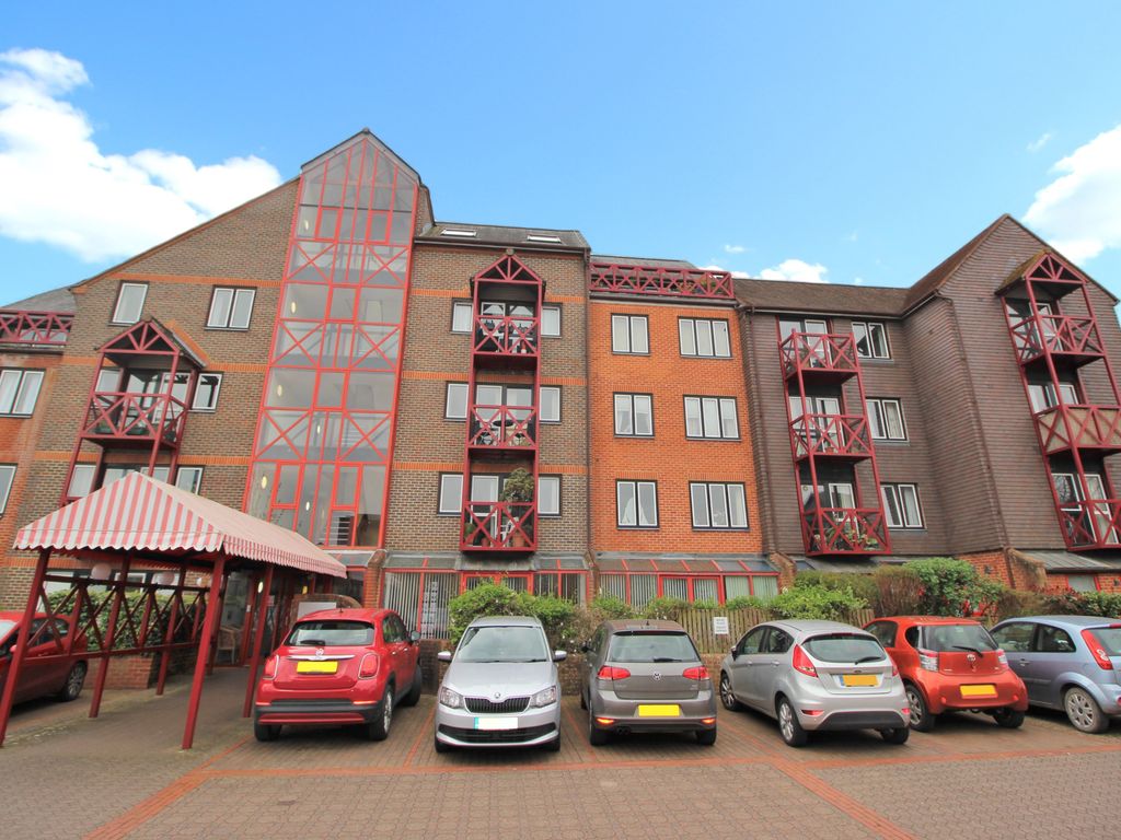 1 bed property for sale in Mount Place, The Mount, Guildford, Surrey