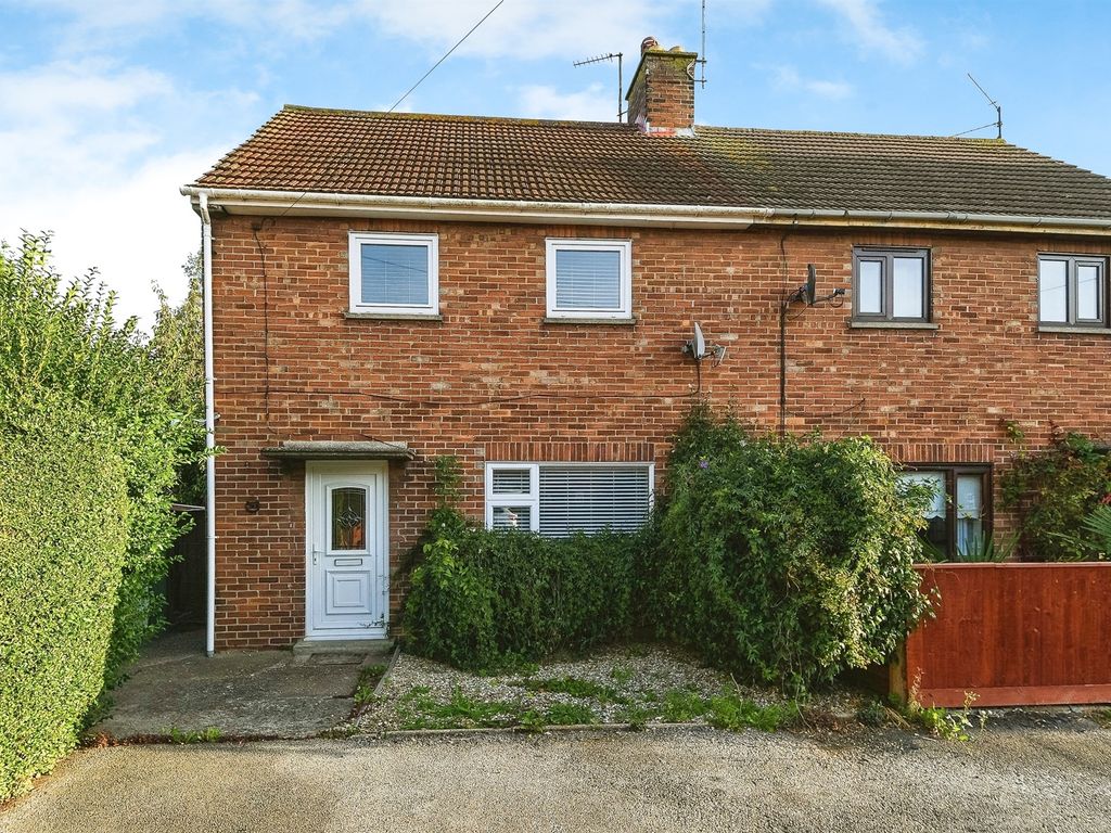 3 bed semidetached house for sale in Sculthorpe Avenue, West Lynn