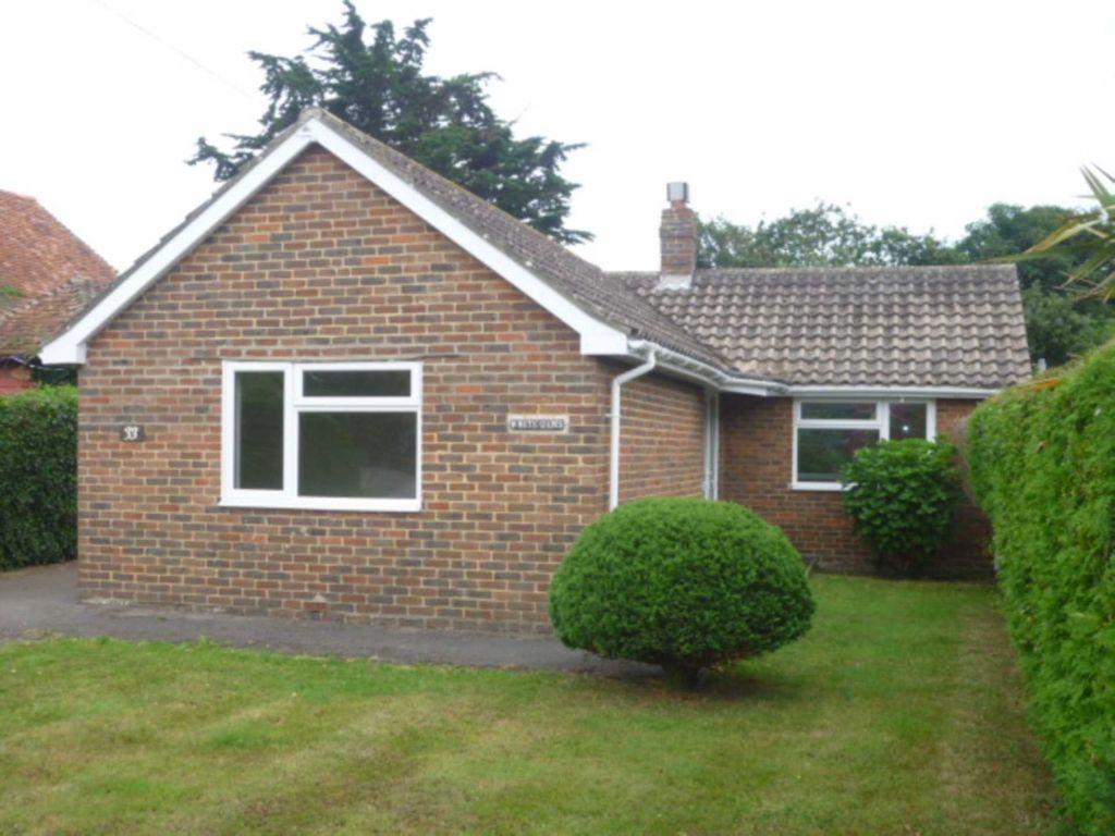 2 bed detached house to rent in Oakfield Avenue, East Wittering PO20