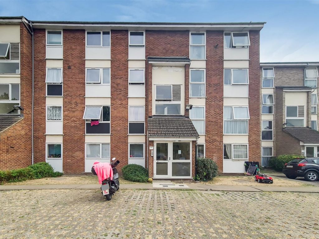 2 bed flat for sale in Aylesbury Close, London E7 Zoopla