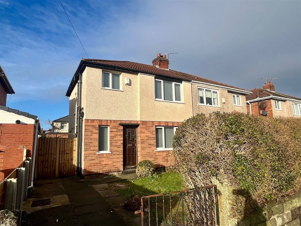 3 bed semidetached house to rent in Woodley Road, Liverpool L31, £975